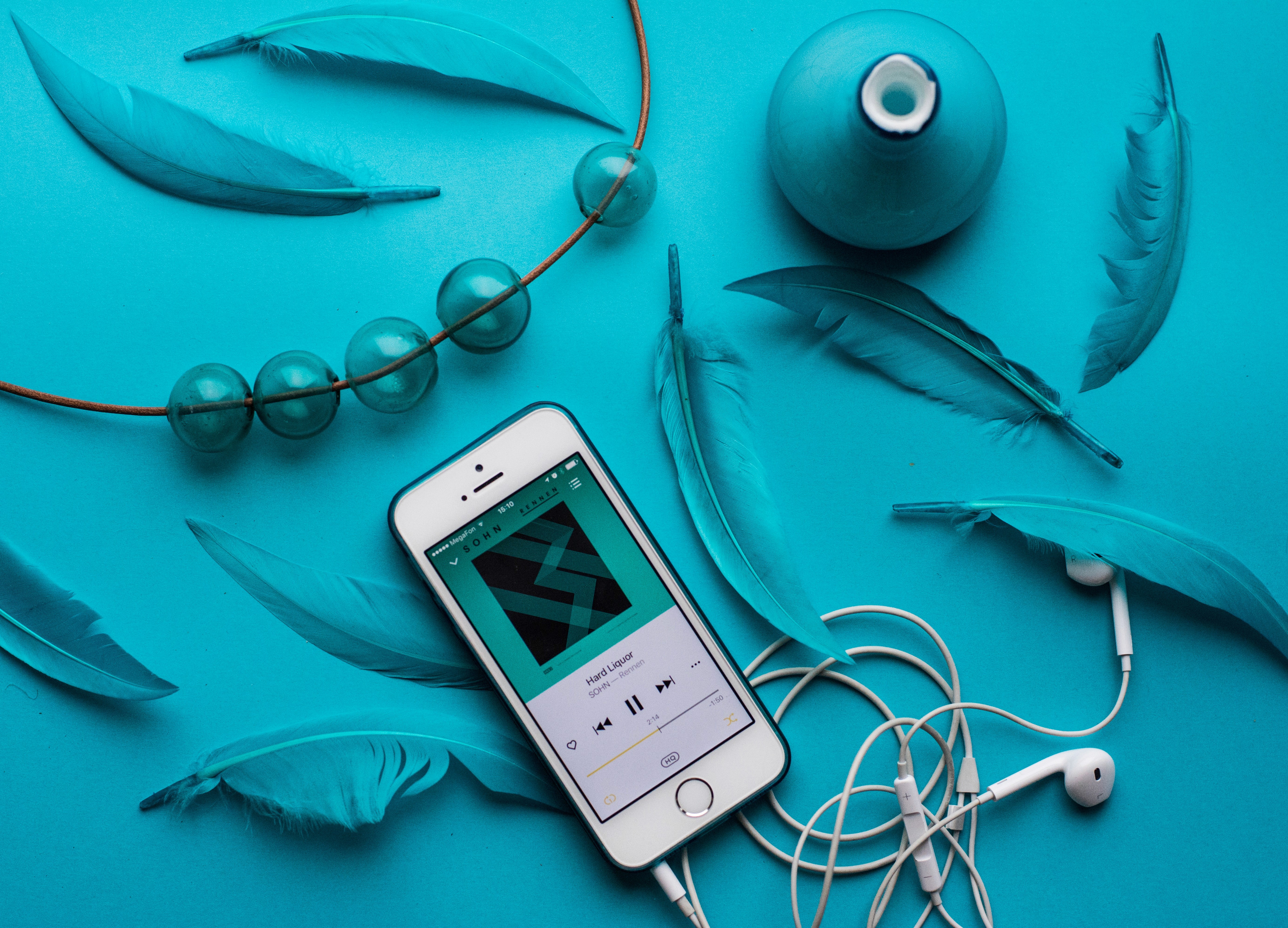 Music playing on iPhone - best AI songs
