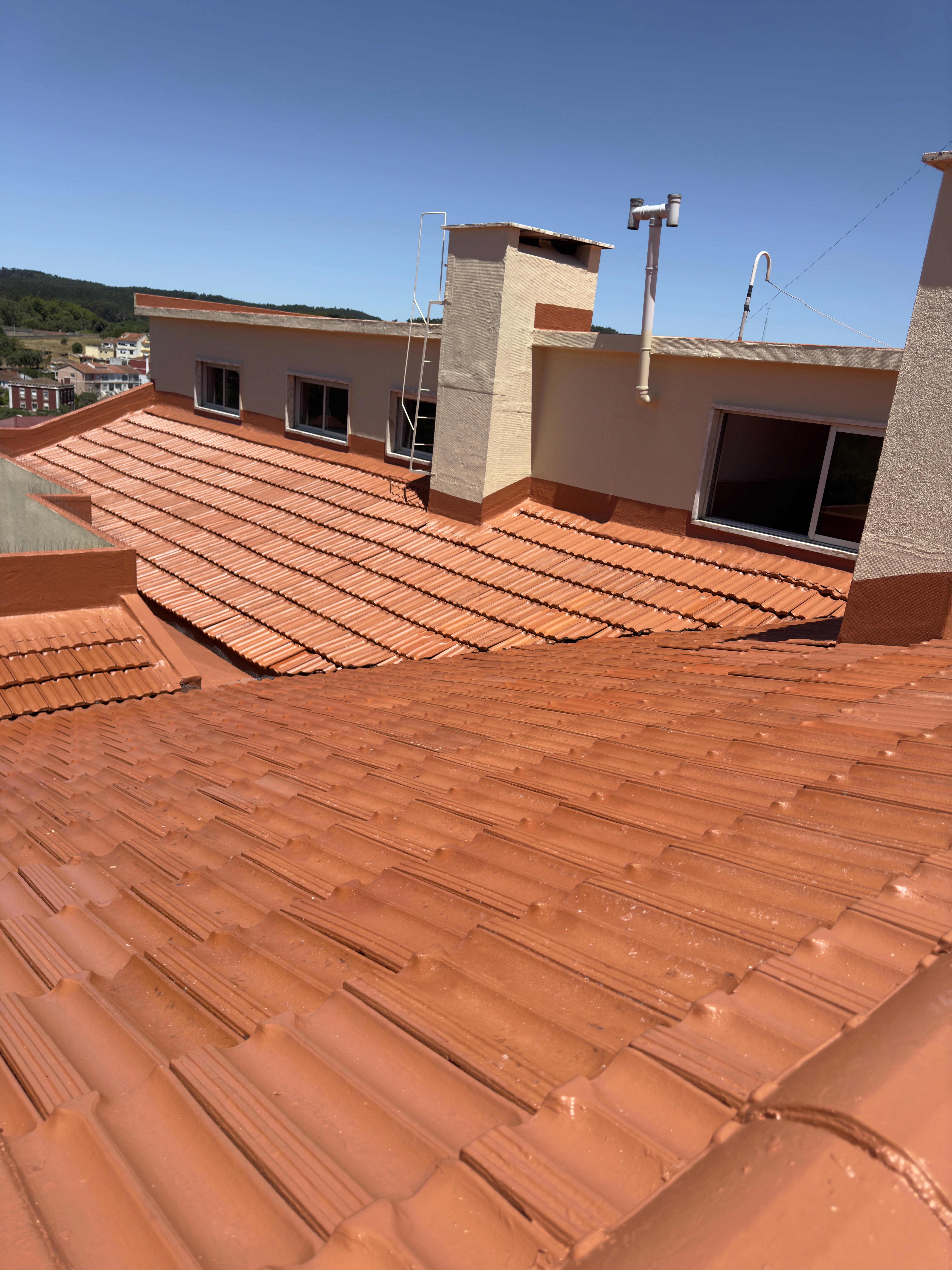 Reabilitação de telhado de prédio na Amadora pela Visual Up