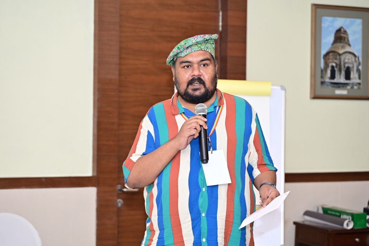 Person talking in an event