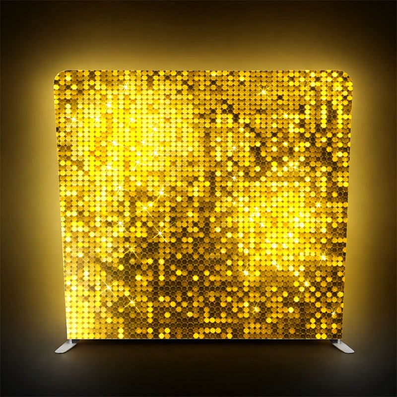 Voorbeeld van een grote gouden achterwand dat bij de photobooth past.