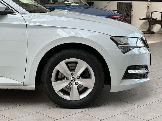 SKODA Superb 2022 WHITE Gebrauchtwagen - Galeriebild 6