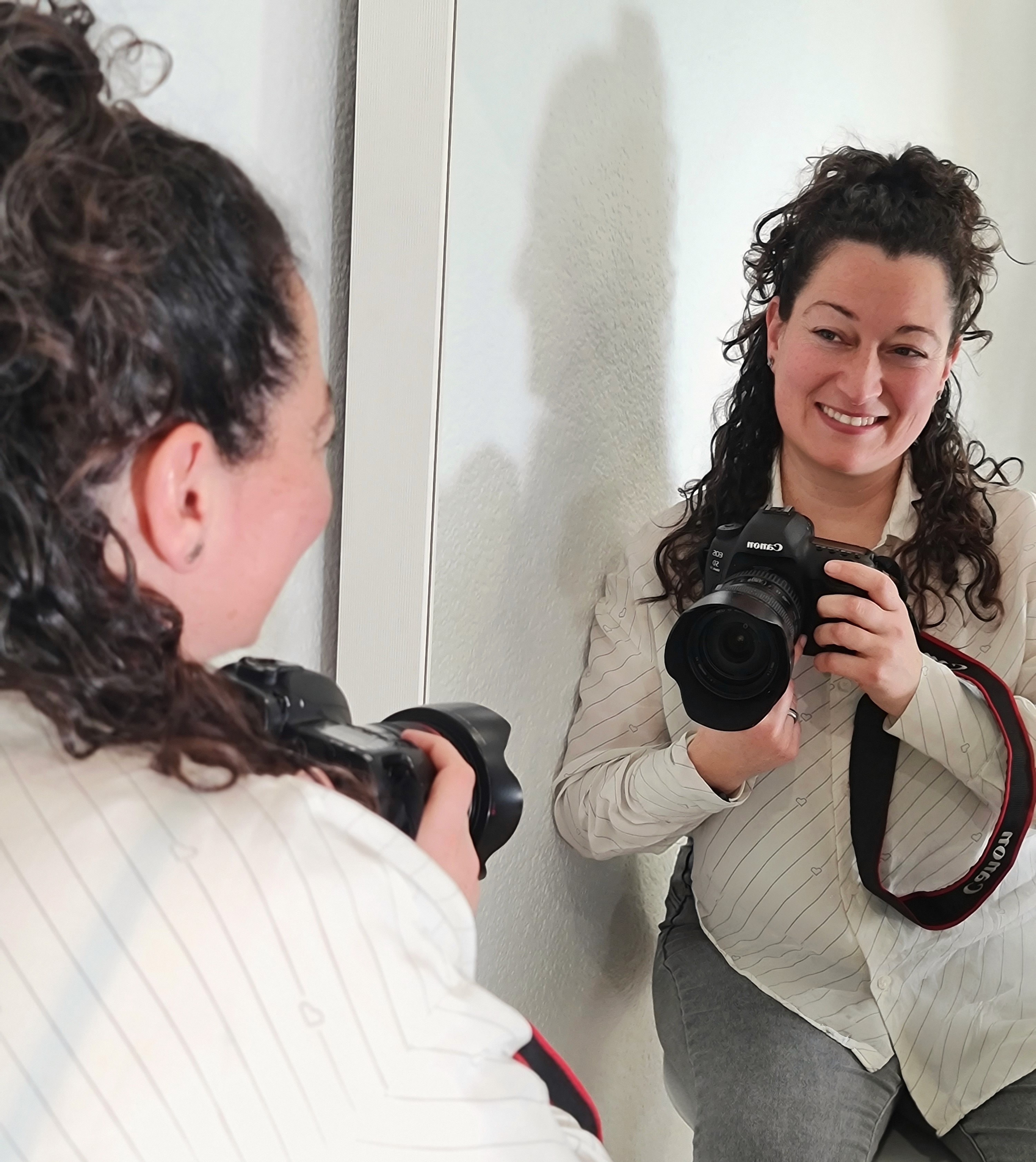 Diana Borja fotografiandose a ella misam en un espejo