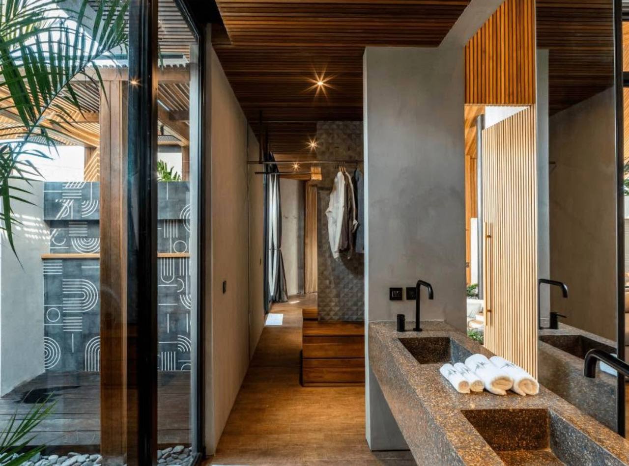 Tropical contemporary 3-bedroom villa in Umalas