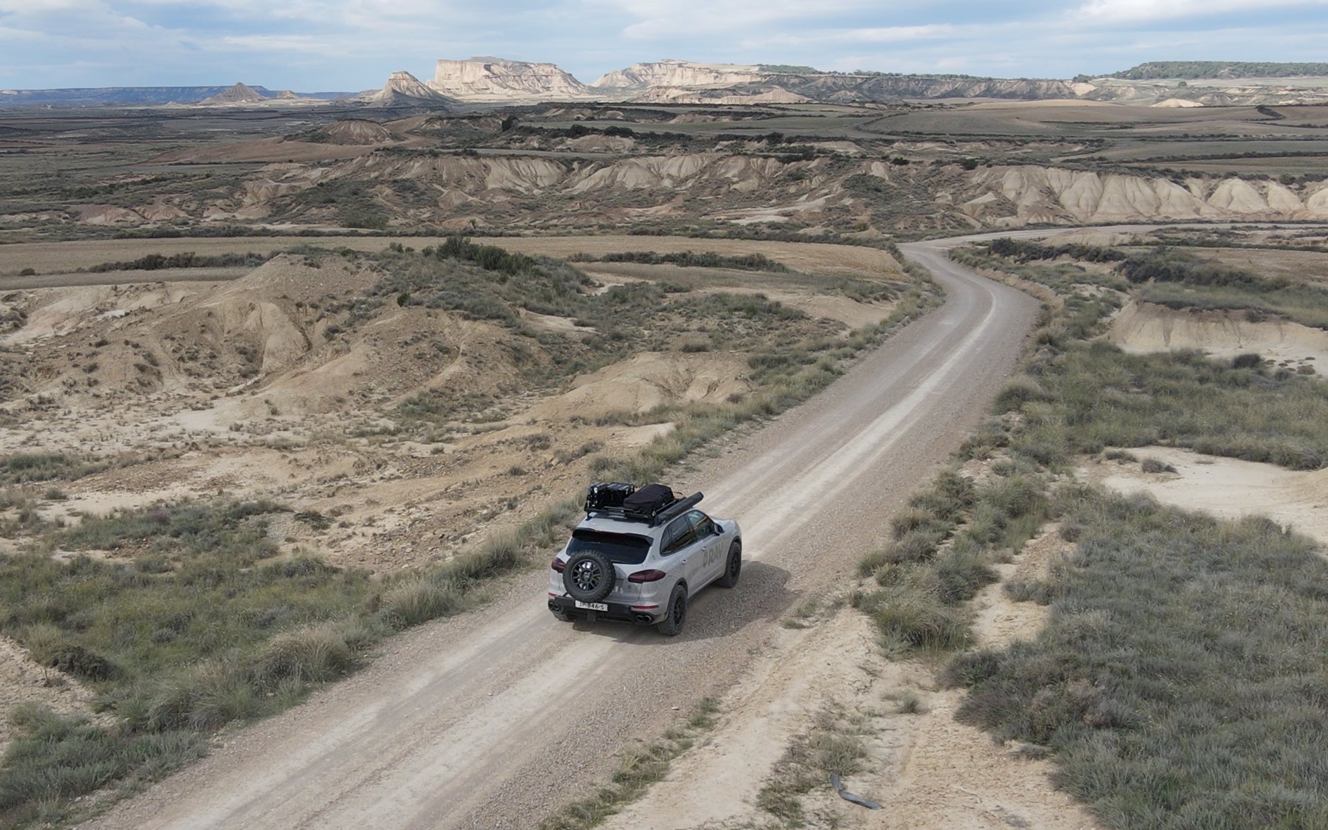 Porsche Cayenne off-road desert