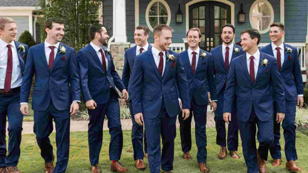 Vőlegények öltönyben