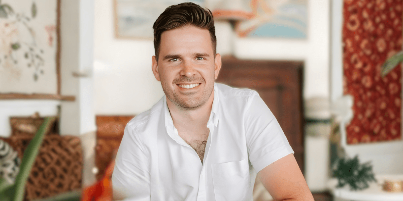 Kyle Goldie showcasing Showit website templates, helping photographers build niche-focused brands, improve SEO, attract clients, and elevate online presence.