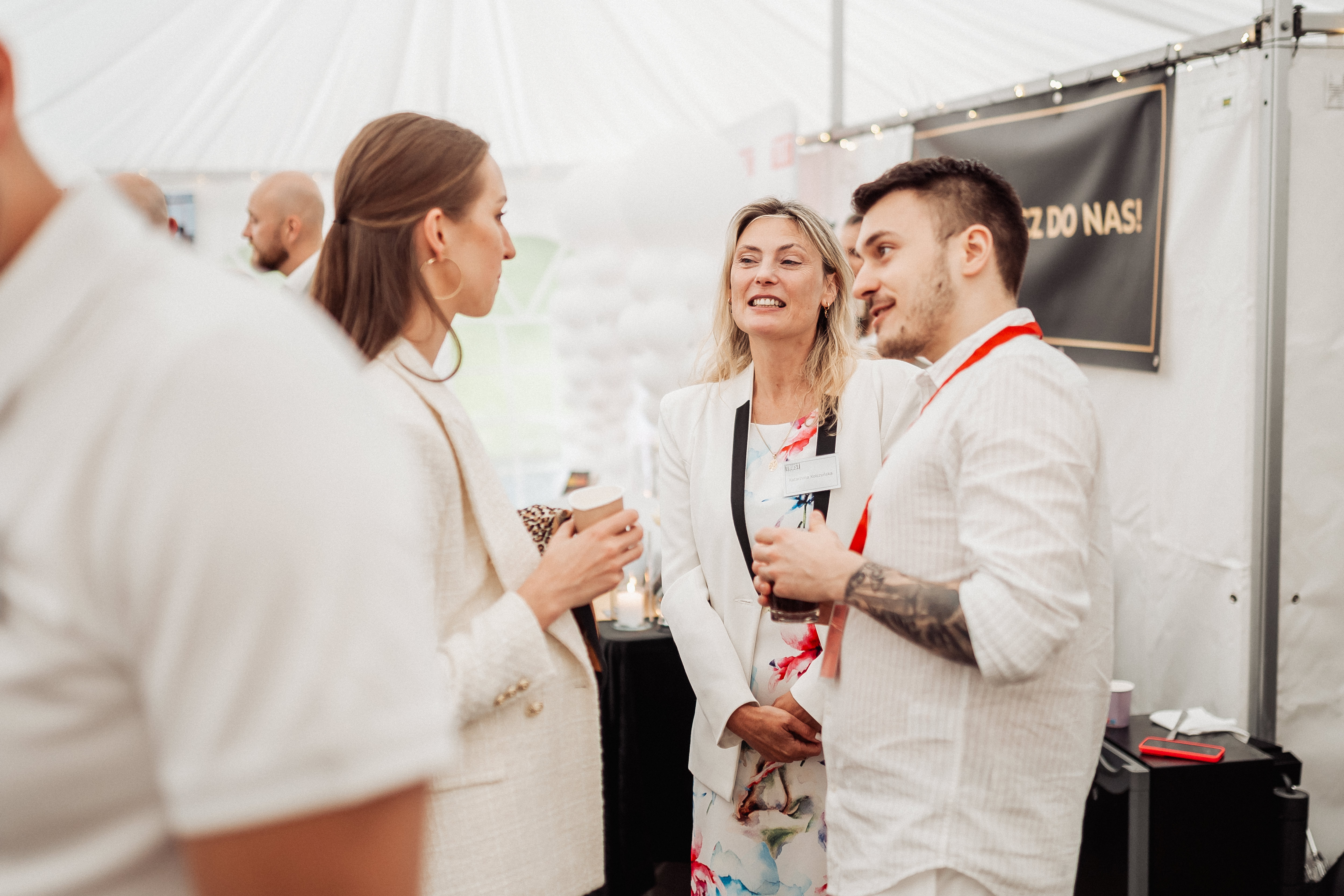 Alan Borys robiący Selfie