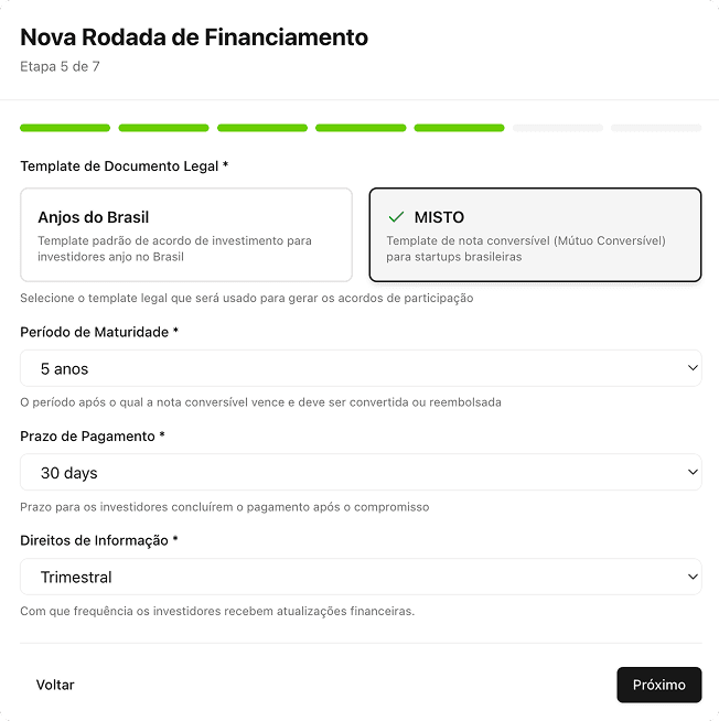 Cartão de visão geral do fluxo de caixa Clario exibindo tendências de renda e despesas nos últimos 7 dias com um gráfico de linha.