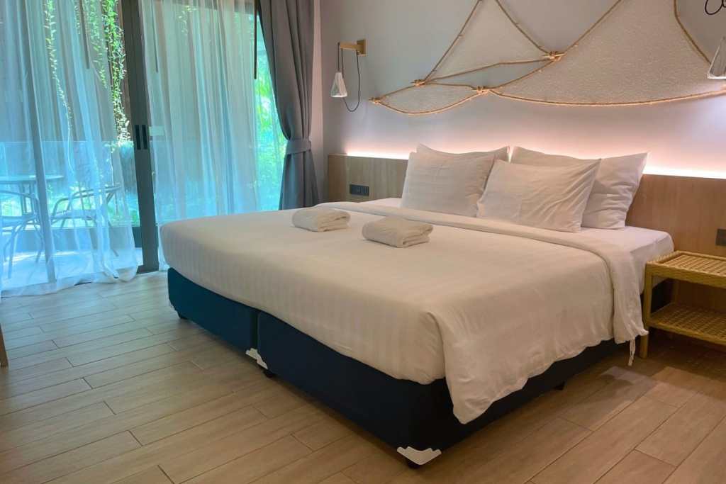 Double bed room at Panwaburi Beachfront Resort