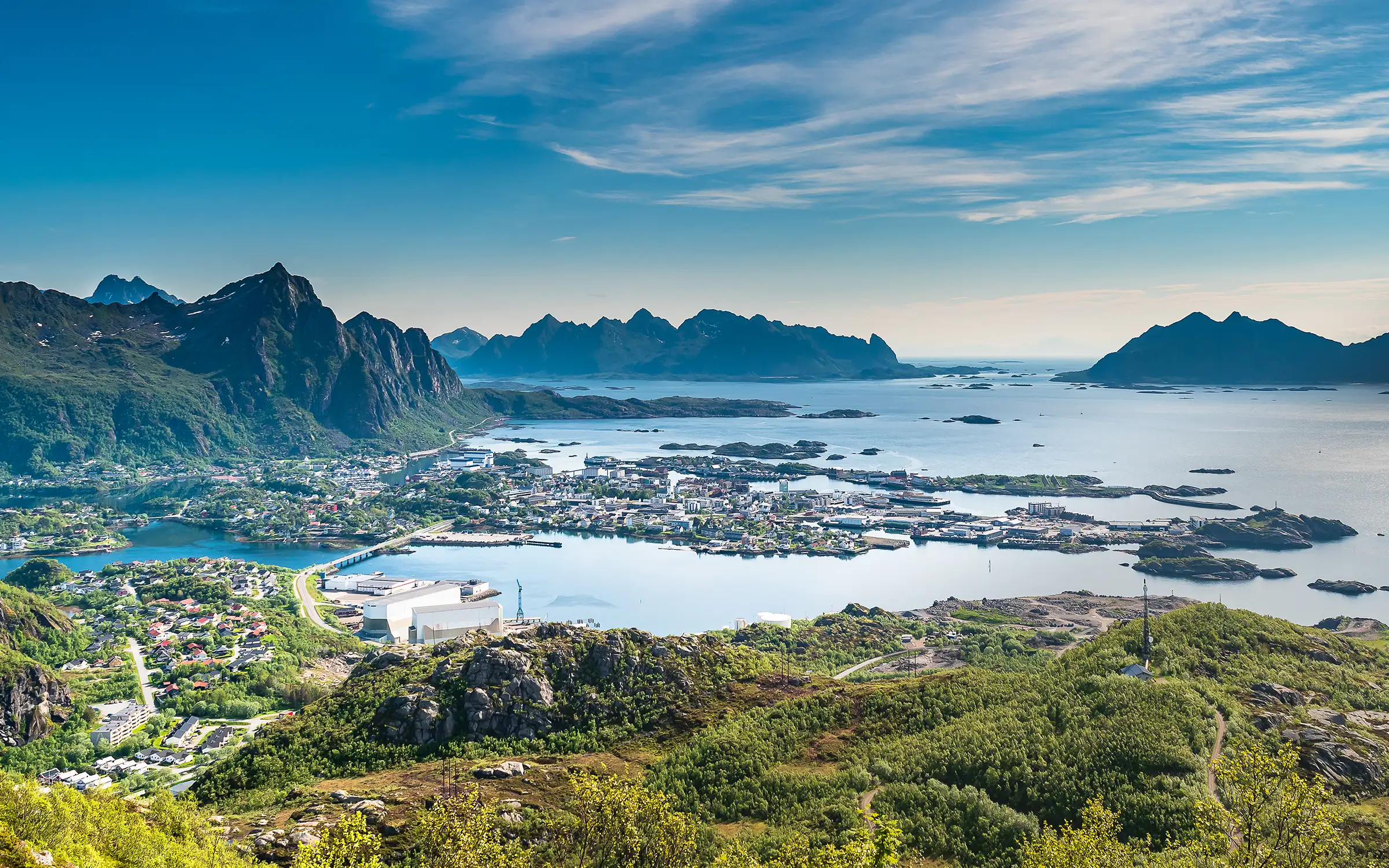 Tjeldbergtinden i Lofoten | Expa Travel