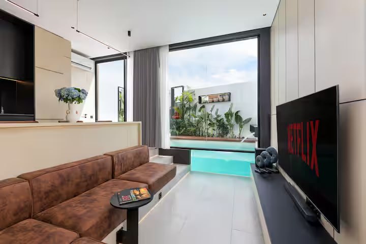 A 1-bedroom villa in a complex in Berawa, Canggu, located just 5 minutes from Batu Belig Beach