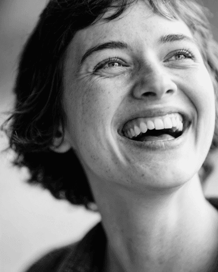 Women portrait in brown hair