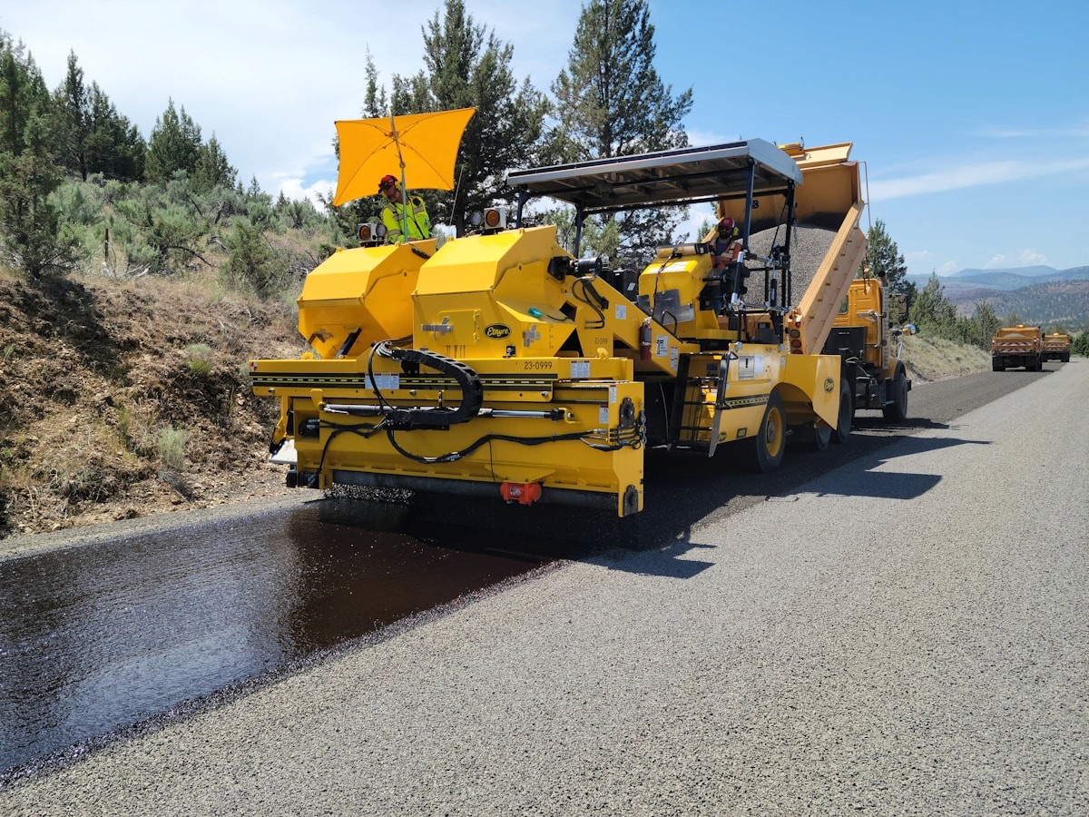 Asphalt paving