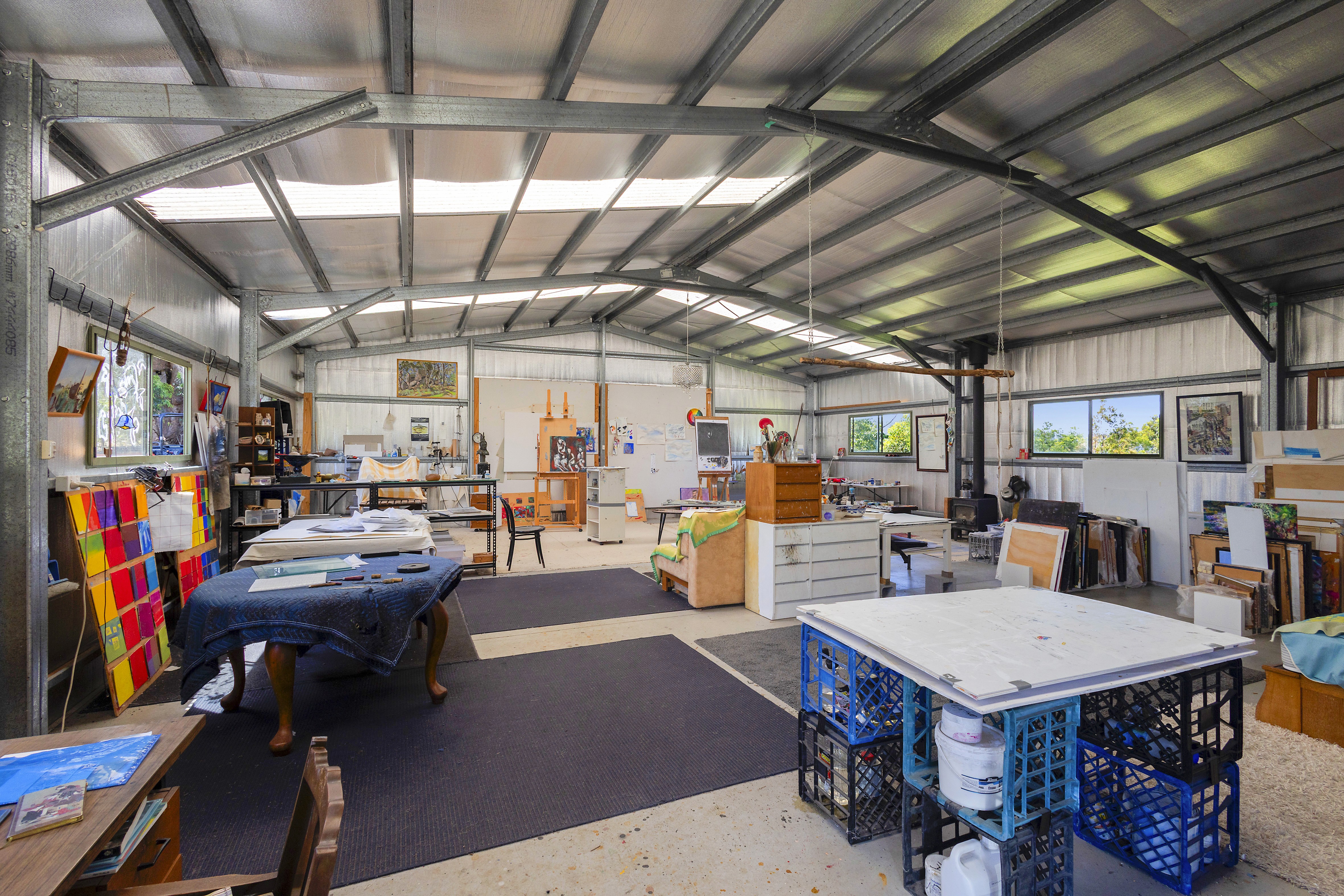 672 Careys Road Crew Agency INside
