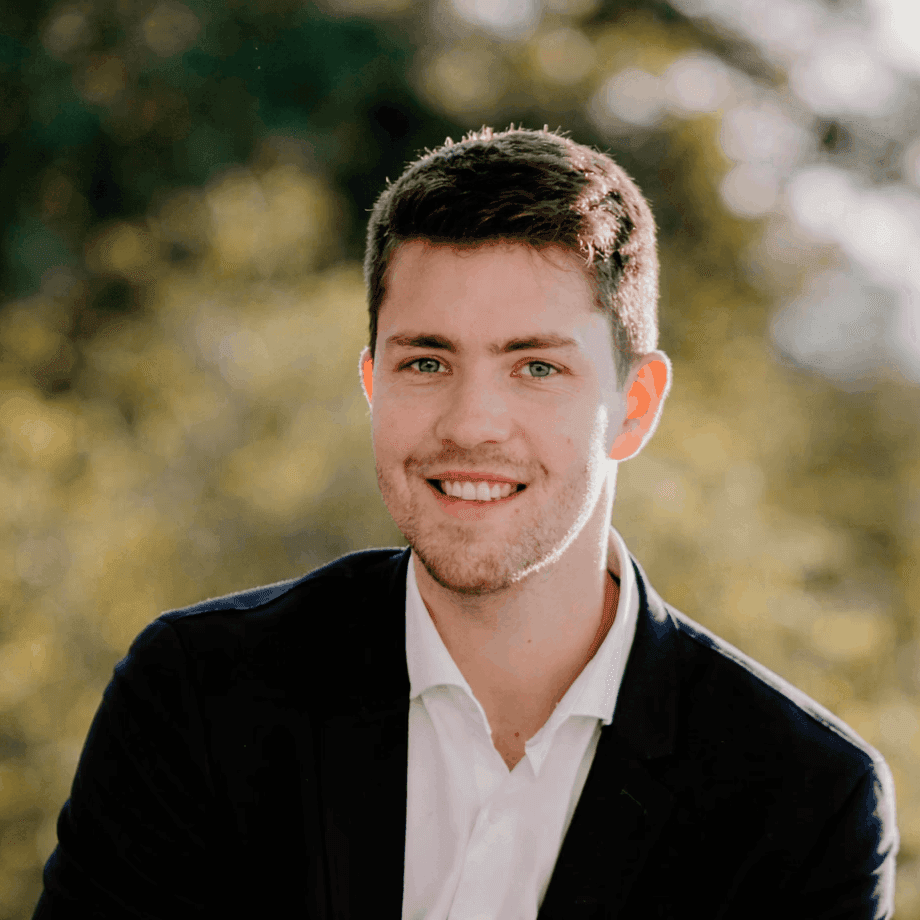 Tom Strohbach, Psychologe (M.Sc.) und Heilpraktiker für Psychotherapie, im Portrait