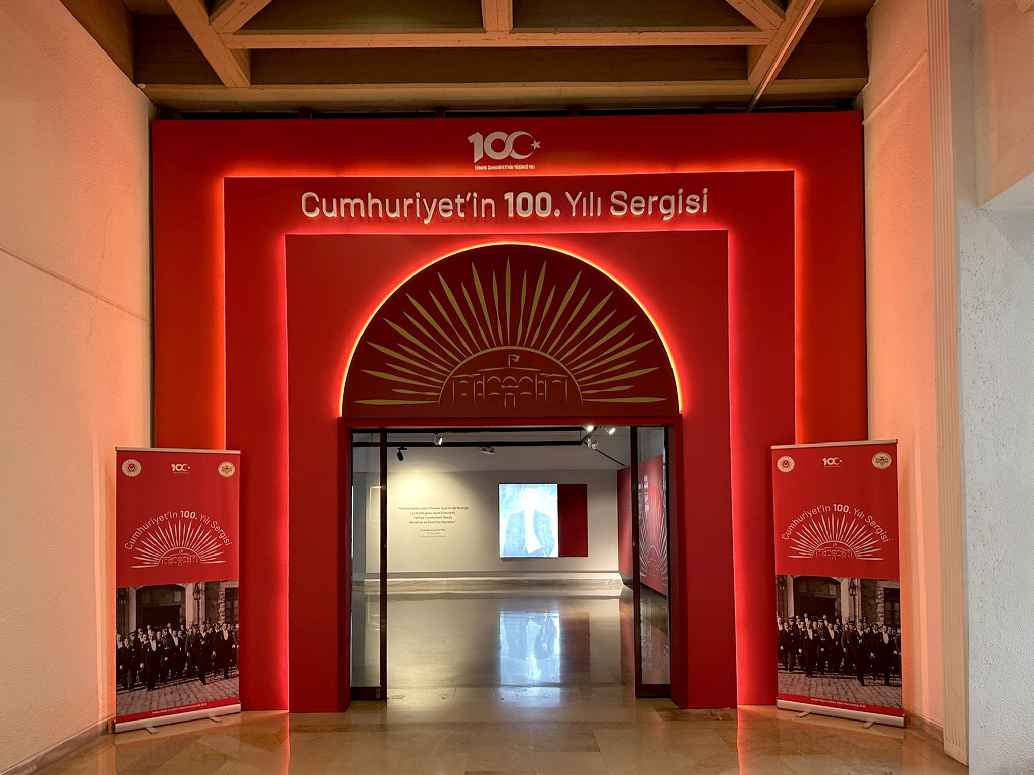 cumhuriyetin-100-yili-sergisi-istanbul-tasarim