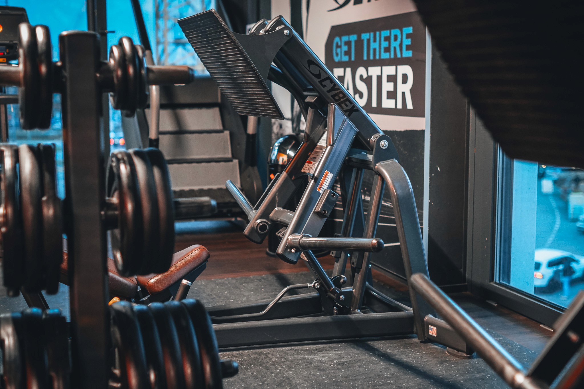Beliebte 45 Grad Plate Loaded Beinpresse von Cybex im Gym
