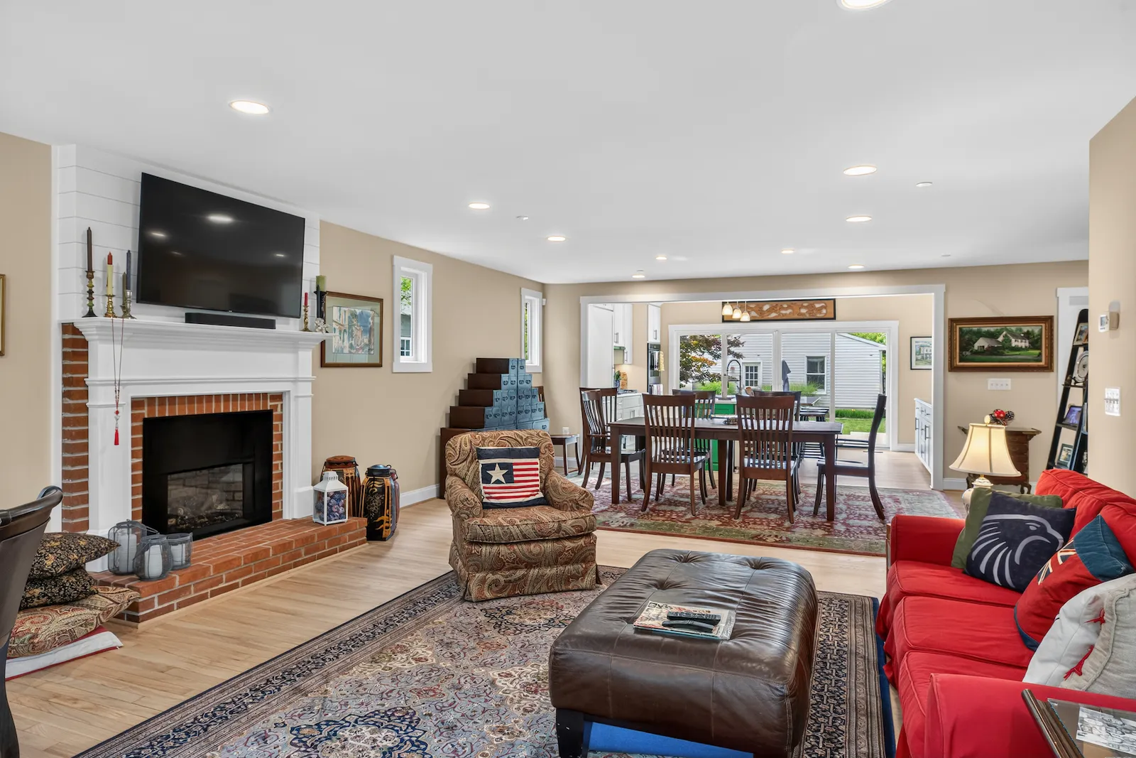 living room opened with kitchen