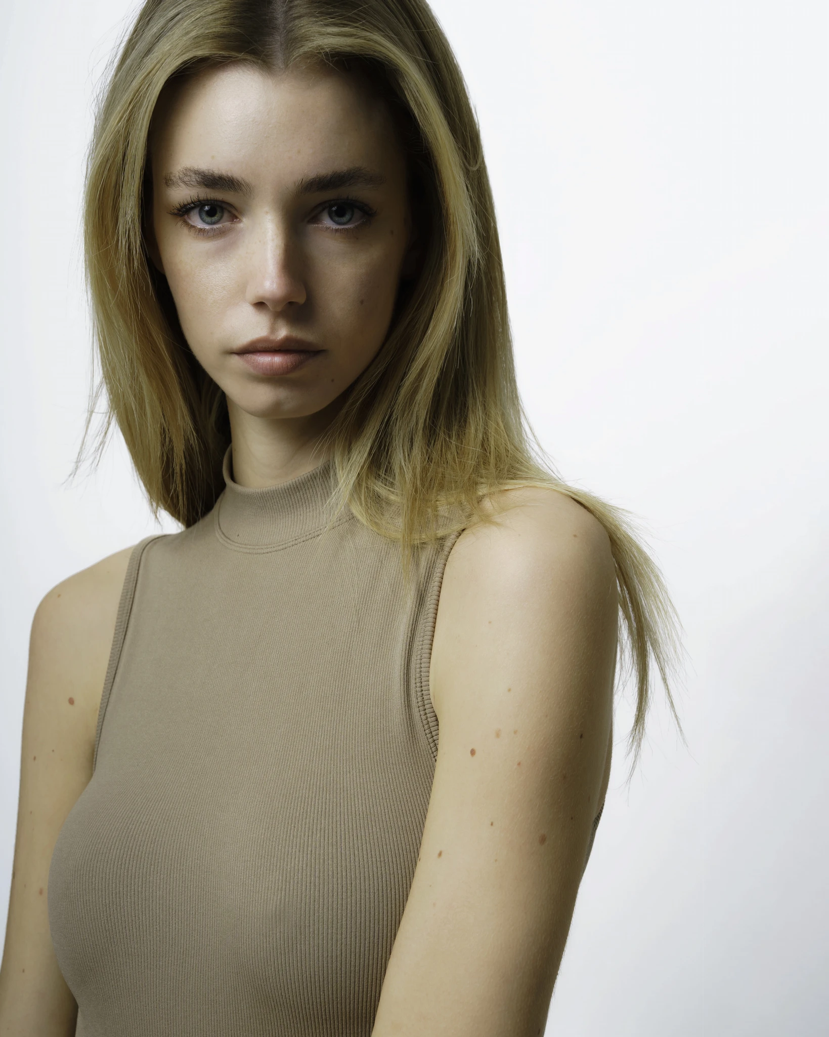 Art Direction per brand di lusso, visual identity coordinata, concept creativo high-end