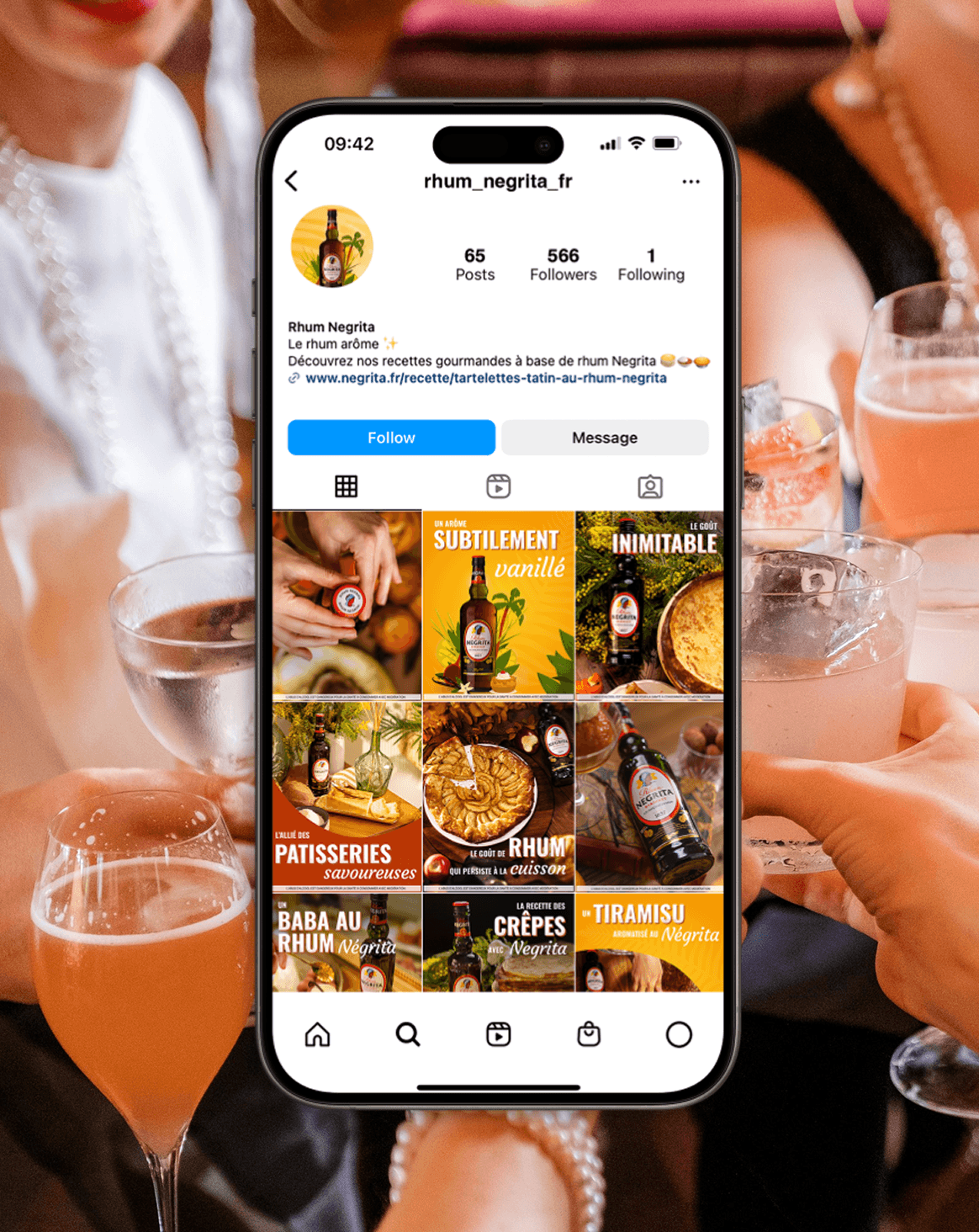 Mockup iphone of social media of rhum