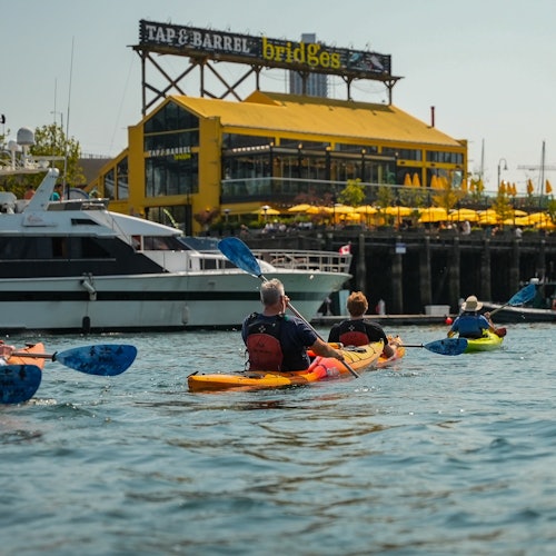 皮划艇和咖啡游览活动