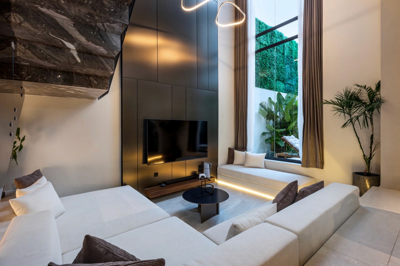 2-bedroom designer villa with 7-meter ceilings in Canggu