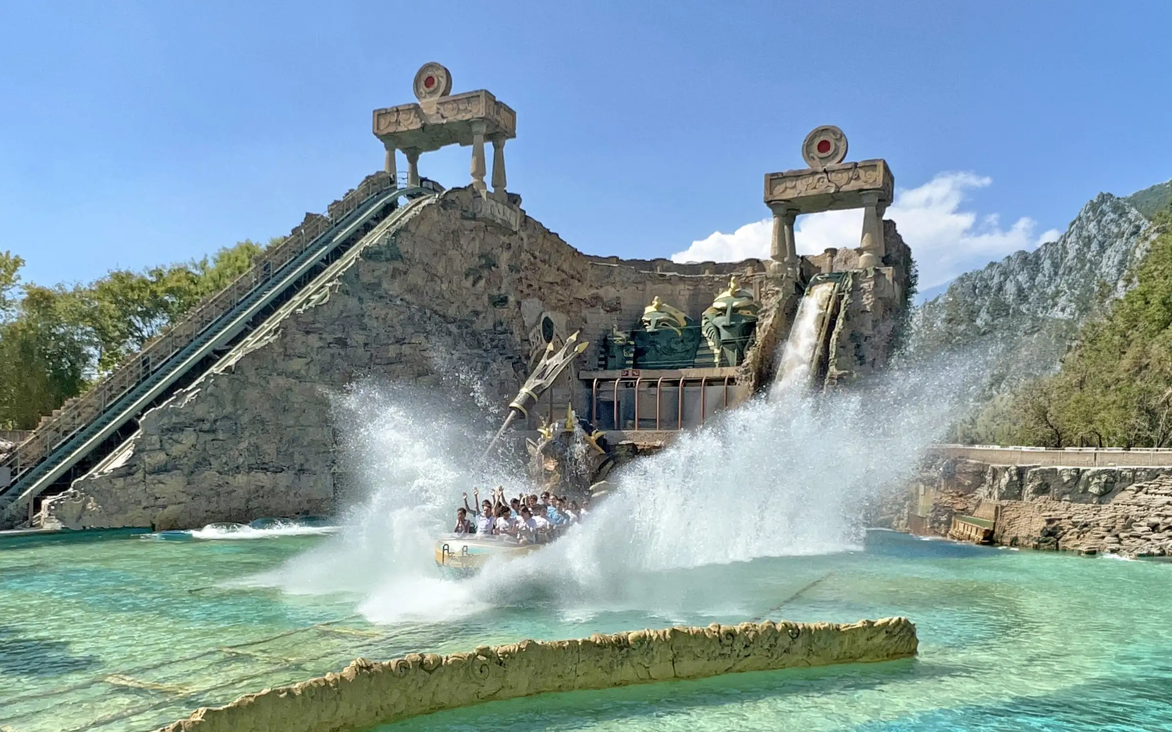 Gardaland - en av Europas største fornøyelsesparker | Expa Travel
