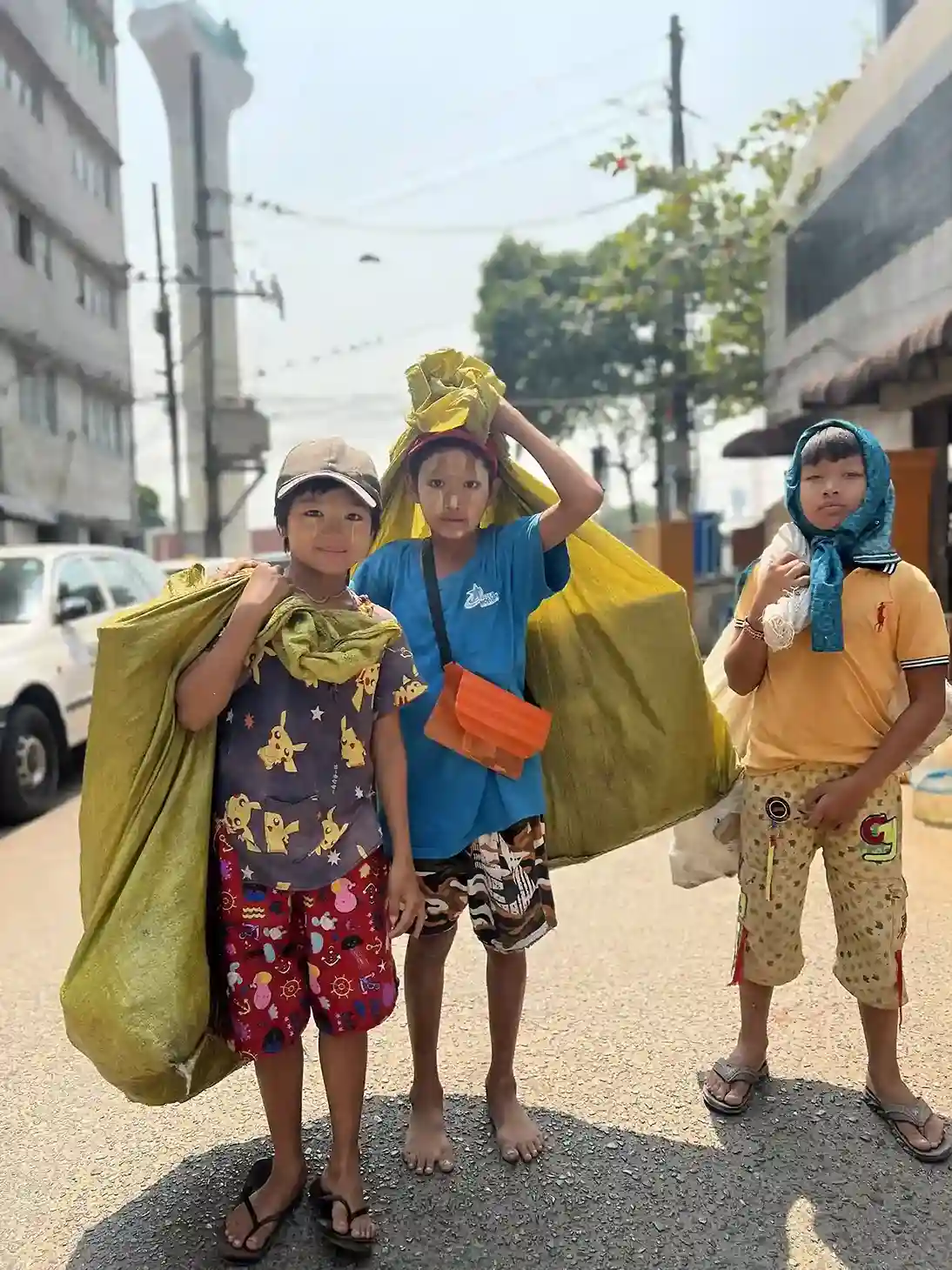 Faces with different patterns of Thanaka