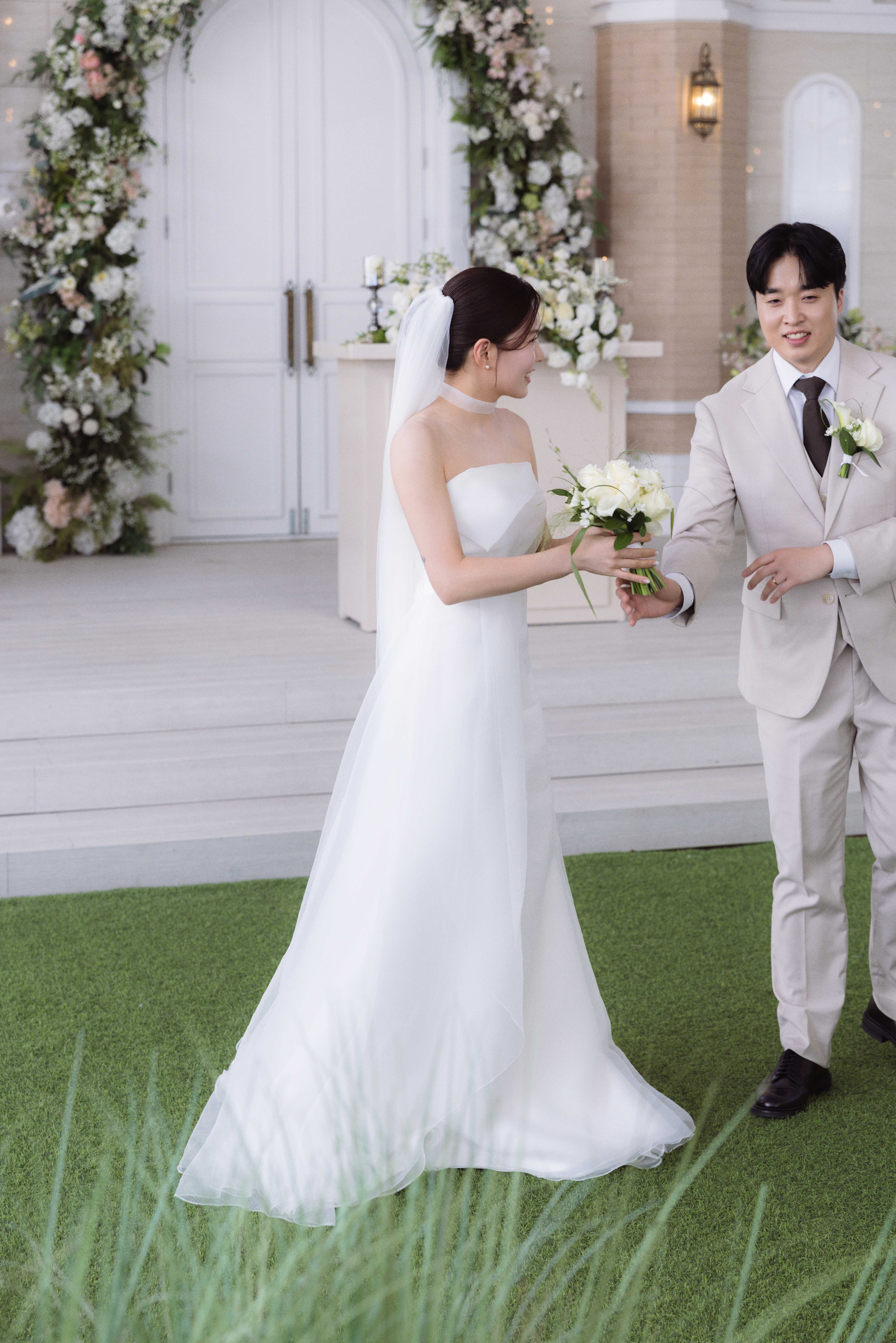 남산예술원 웨딩홀 본식서브스냅 촬영 후기 | 오프그리드가 담아낸 감성 야외본식스냅