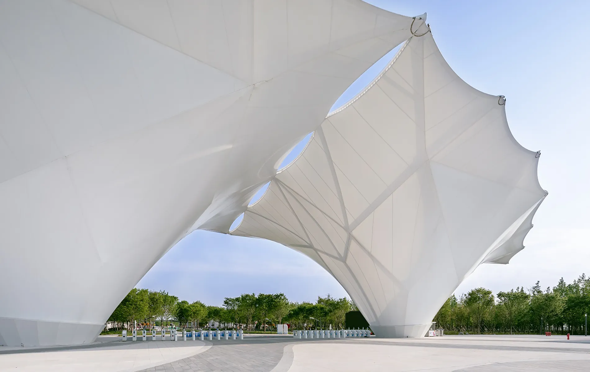 Refonte de l'écosystème digital mondial Serge Ferrari par Etienne Ginguenaud, Product Designer Senior