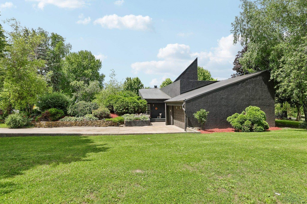 141 Faull Street, Linden, front photo