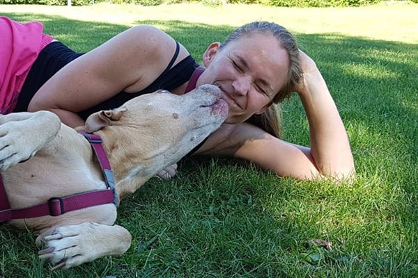 een gelukkige hond 1