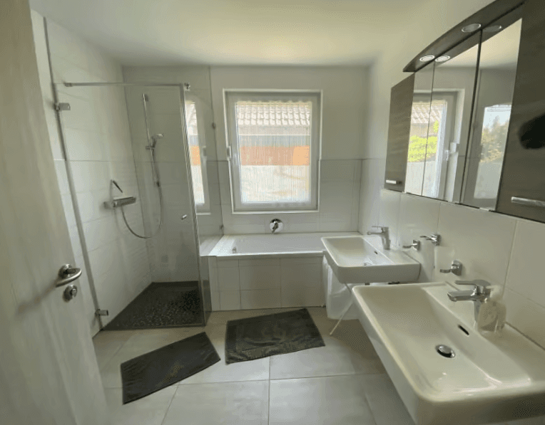Bild Ferienwohnung Blankenhagen Badezimmer