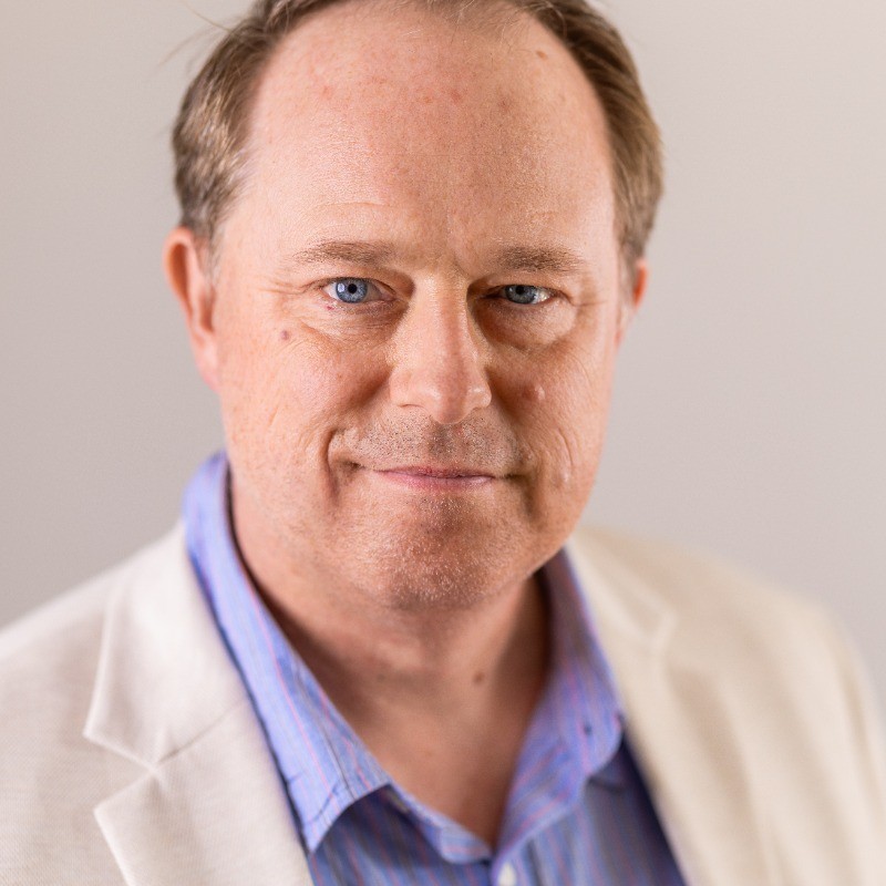 Entrepreneur sharing a client testimonial about Peak Performance Coaching, highlighting personal transformation and startup success