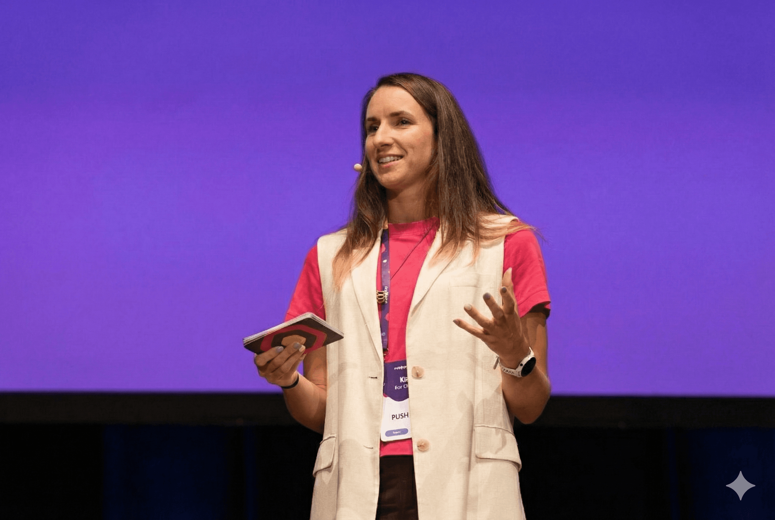 Moderating the lightning talks at the PUSH UX 2025 Conference