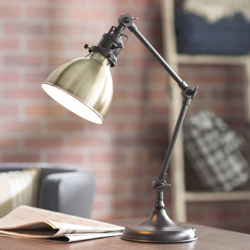 Metallic lamp – A beautifully designed piece, perfect for adding elegance to any space.