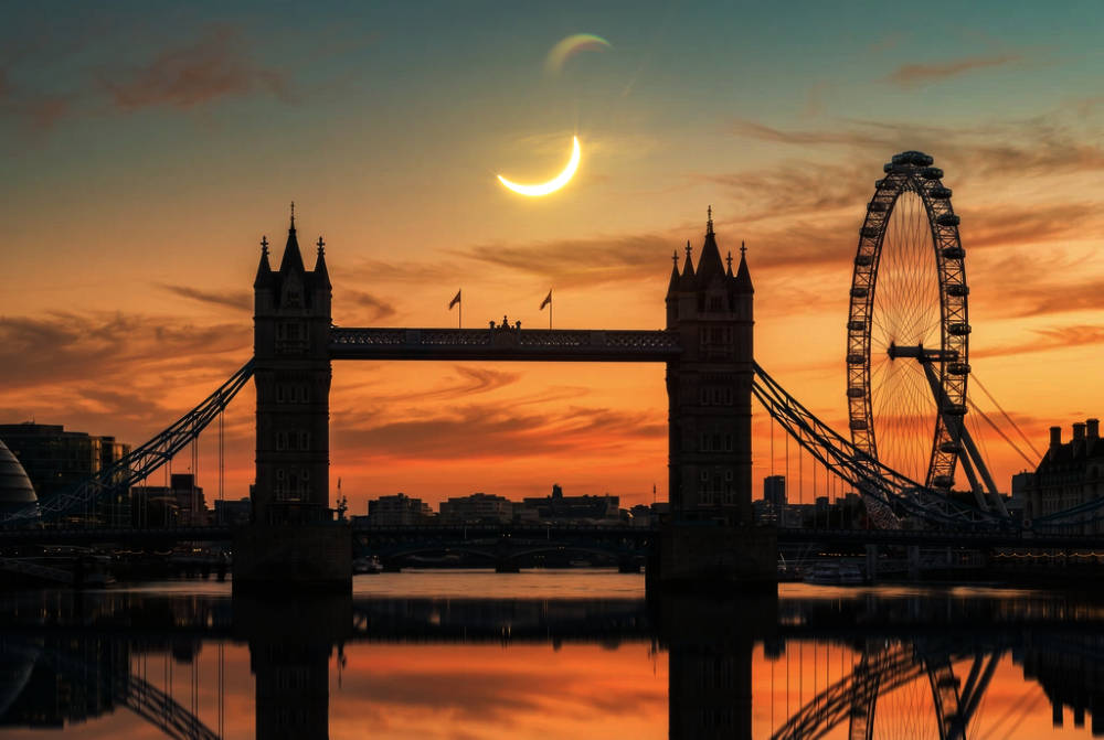 Solar eclipse over the Thames in London