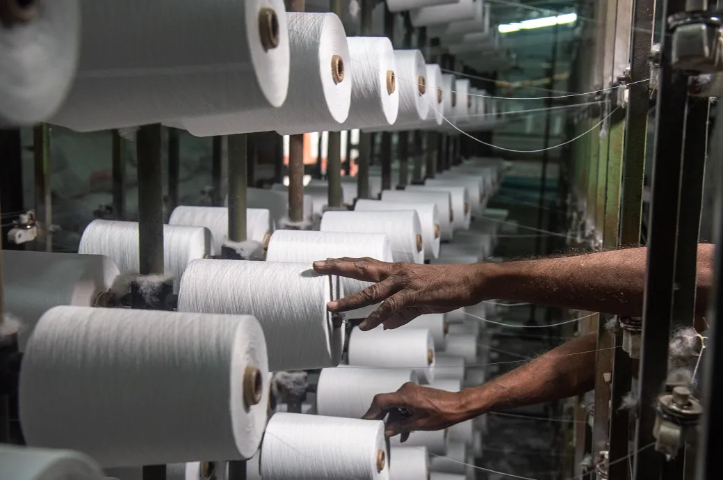 South Indian cotton yarn prices dipped in Mumbai and Tiruppur amid weak demand, Chinese imports and mills clearing stock. Detailed price ranges and market analysis.