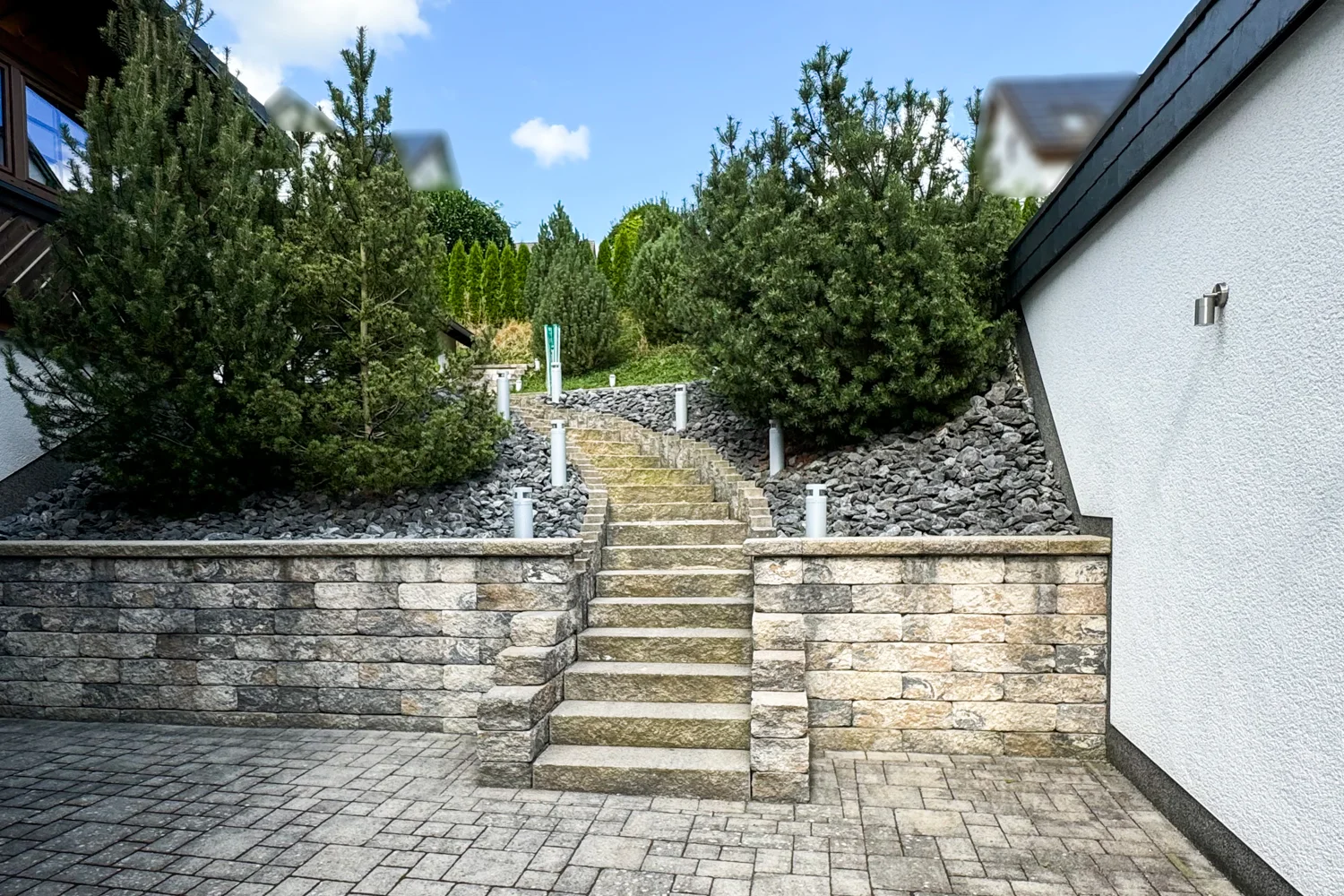 Natursteintreppe und Terrassenbau im Oberbergischen Kreis