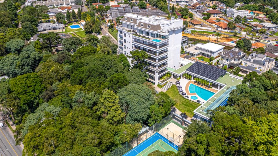 Edifício Villa Bellaza, no Campo Comprido, foi entregue em 2017 e tem apartamentos de 600 m² privativos. | Divulgação (Foto: )
