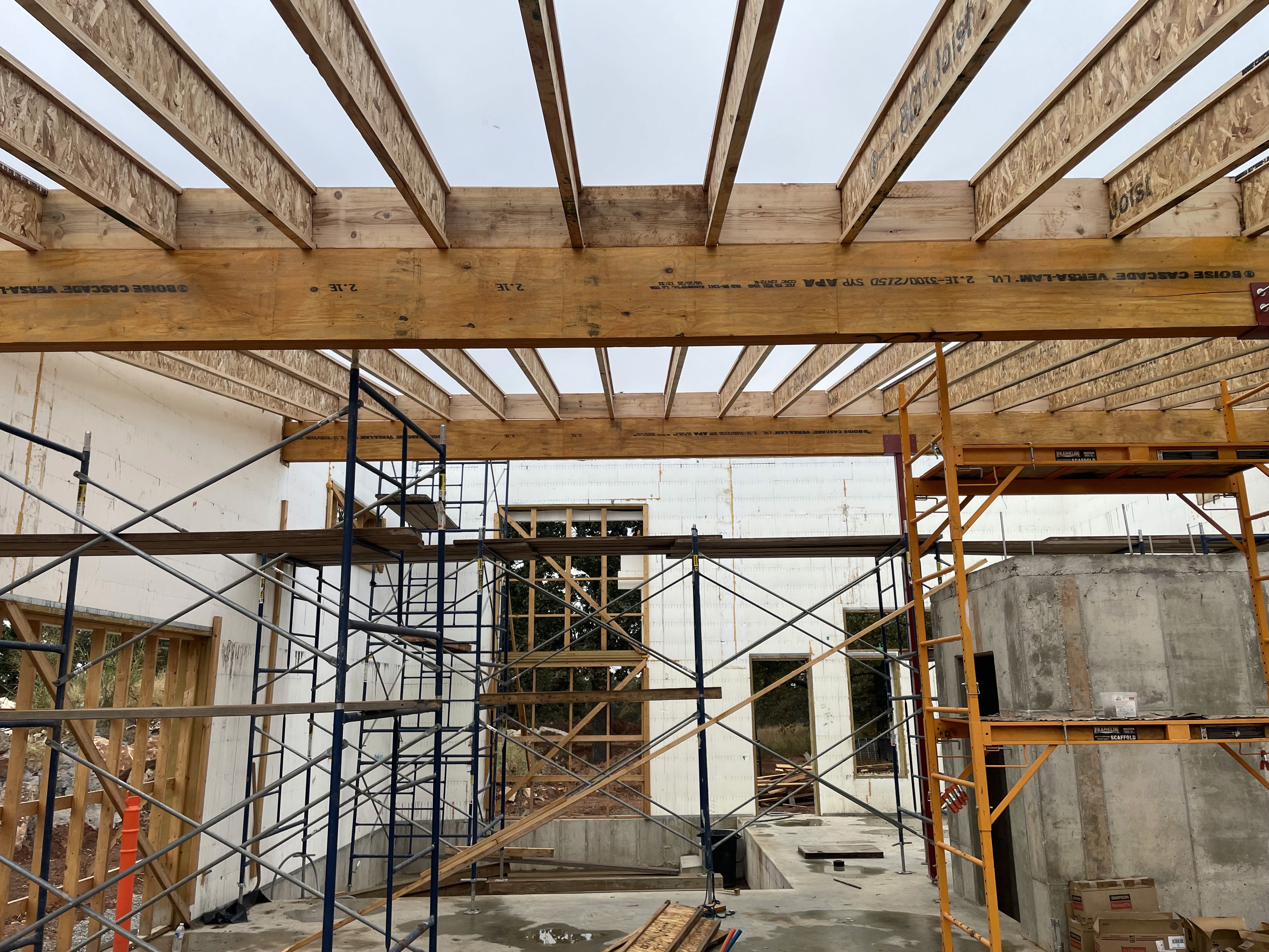 icf house in oklahoma with tji truss roof