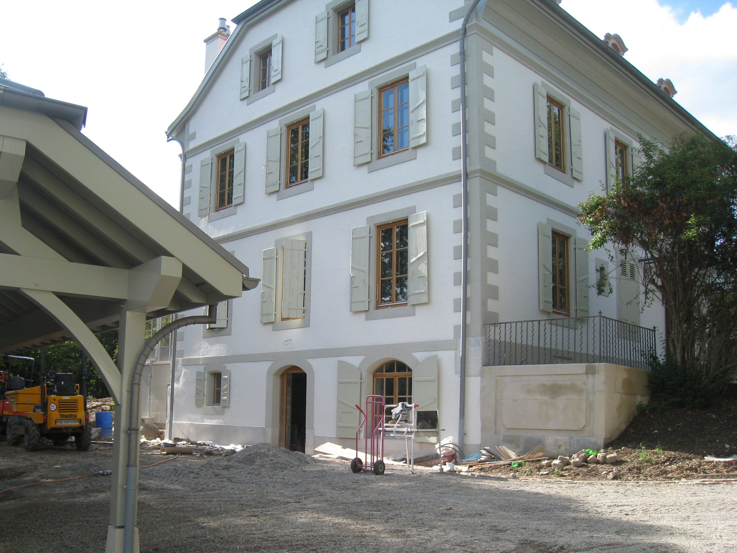 Architecte bureaux Genève – conception et rénovation d’espaces professionnels modernes