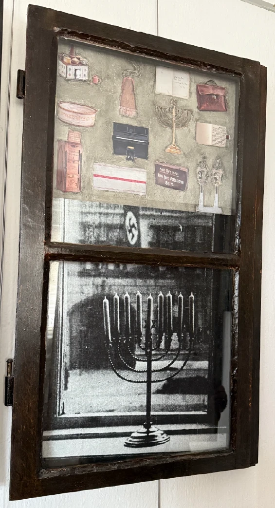 Affentheater, 2019. Mixed media on hardboard. By: Barbara Walker