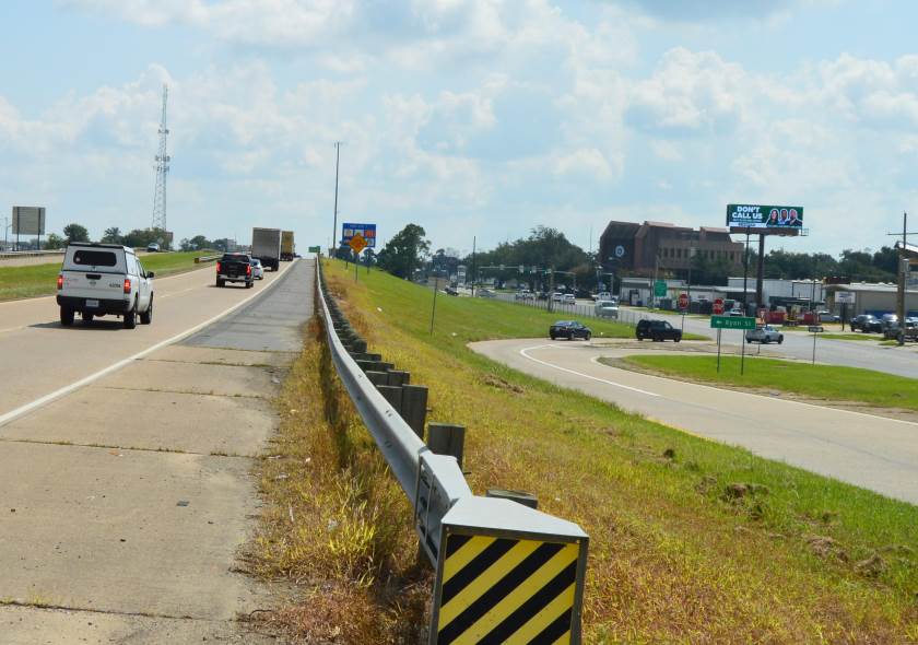 com.lamar:080.080009 — digital billboard in Lake Charles