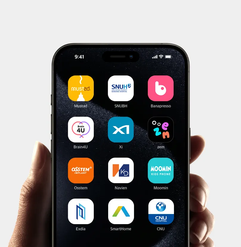 다양한 앱 아이콘이 그리드 형태로 배열된 스마트폰 홈 화면