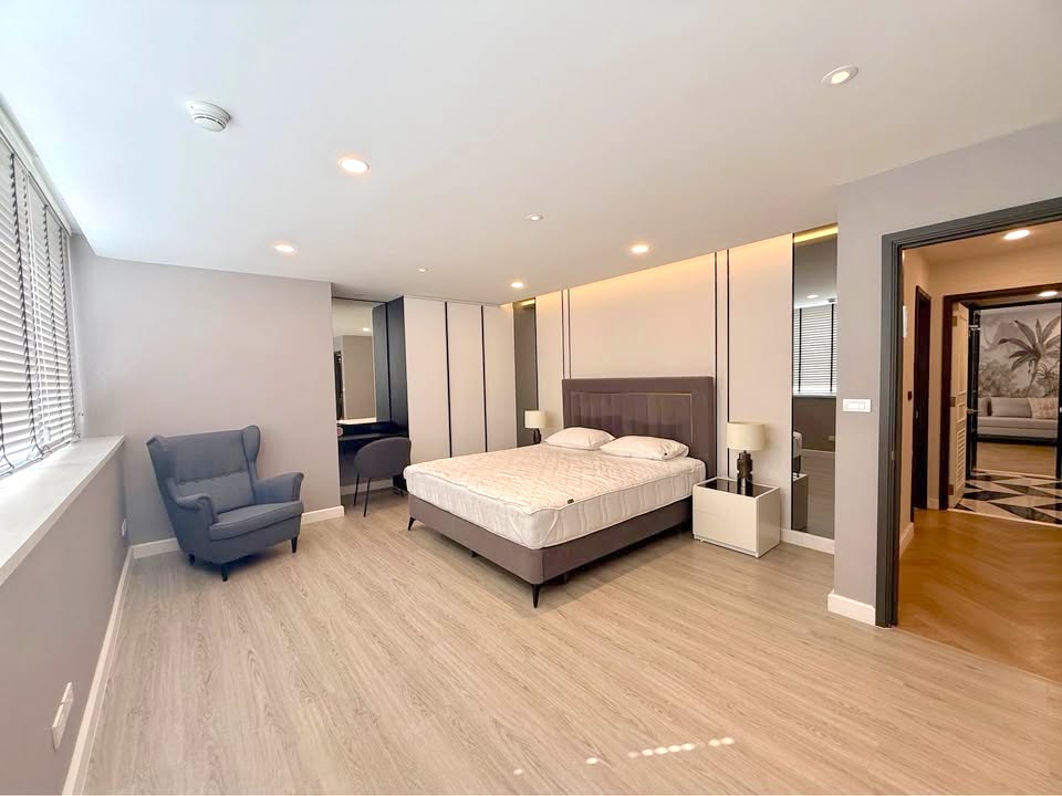 Sukhumvit 24 3-Bedroom Pet-Friendly Residence Phrom Phong 3