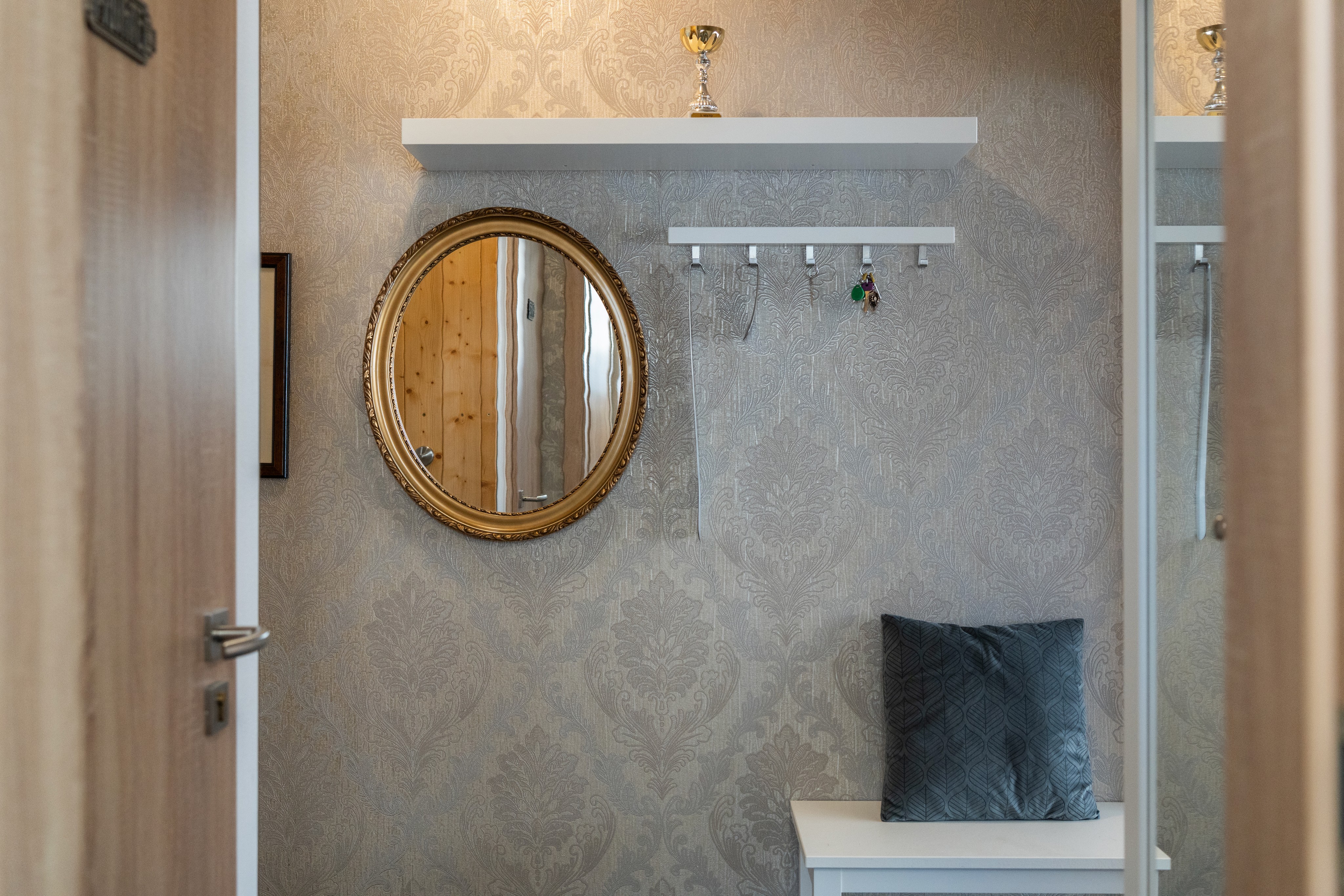 Here comes the alt text