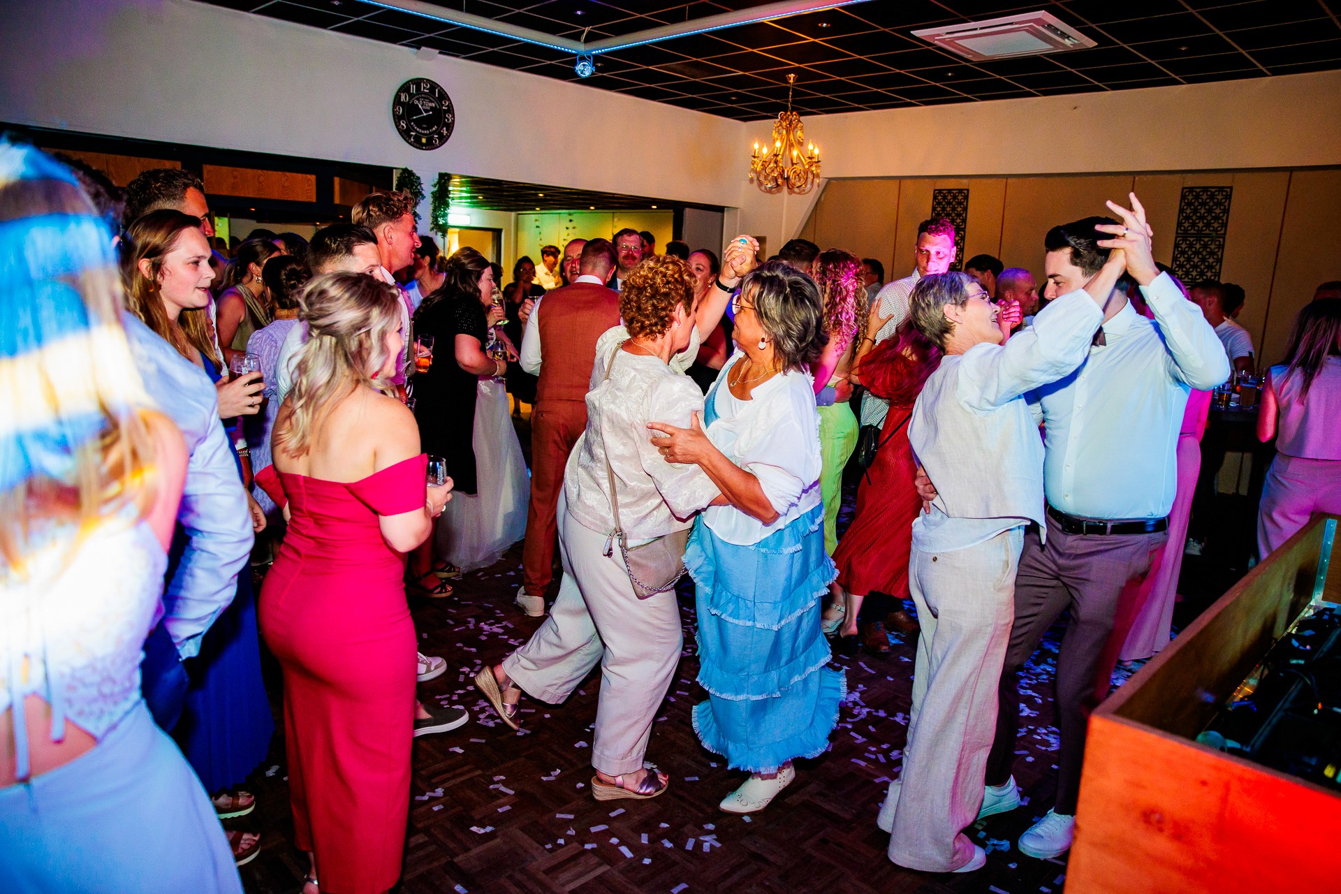 Café-zaal D'n Bakker Hoogeloon