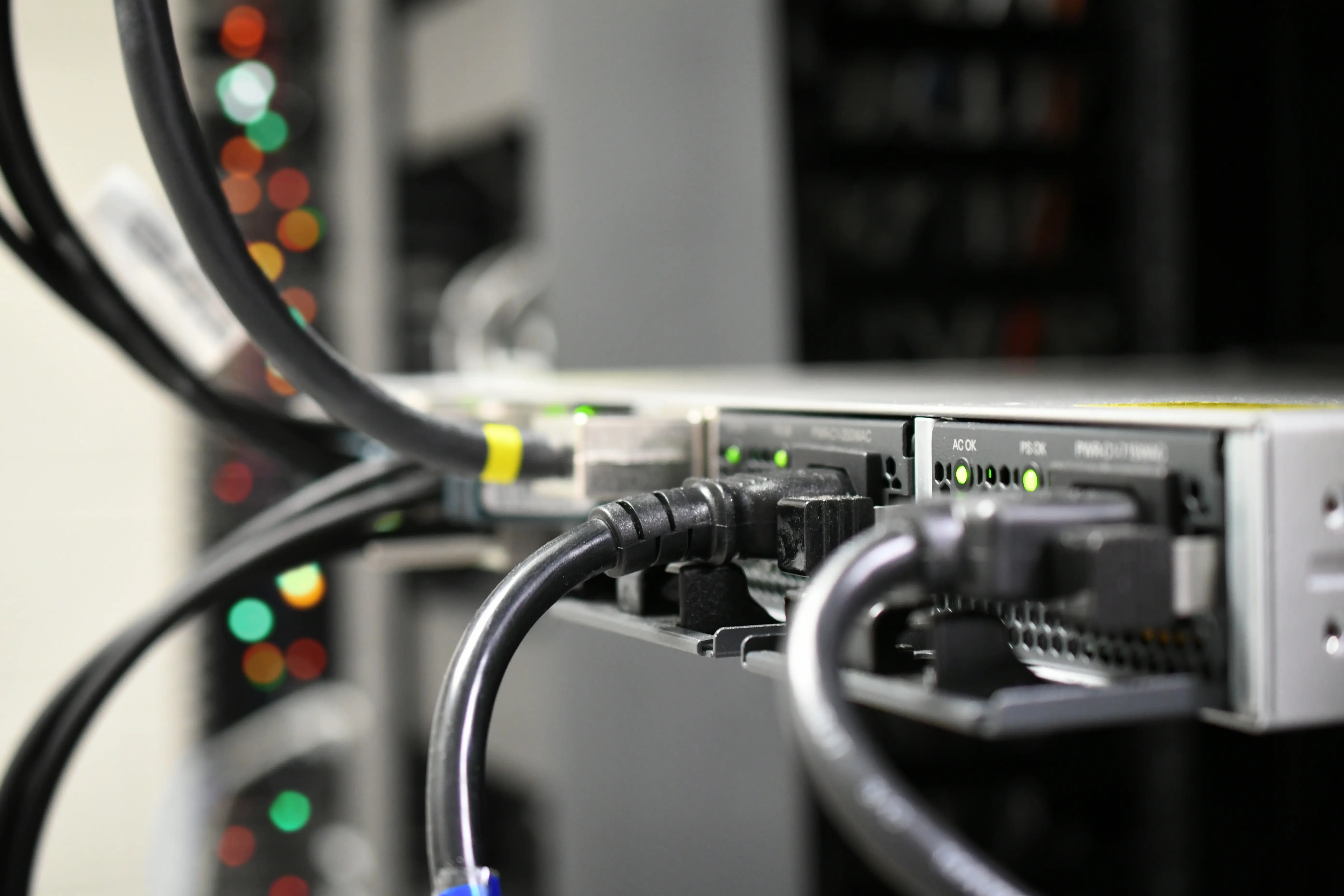 Sacamos la información directamente de tu router pero sin consumir prácticamente recursos de estos mediante el uso de técnicas avanzadas de mineria de datos.