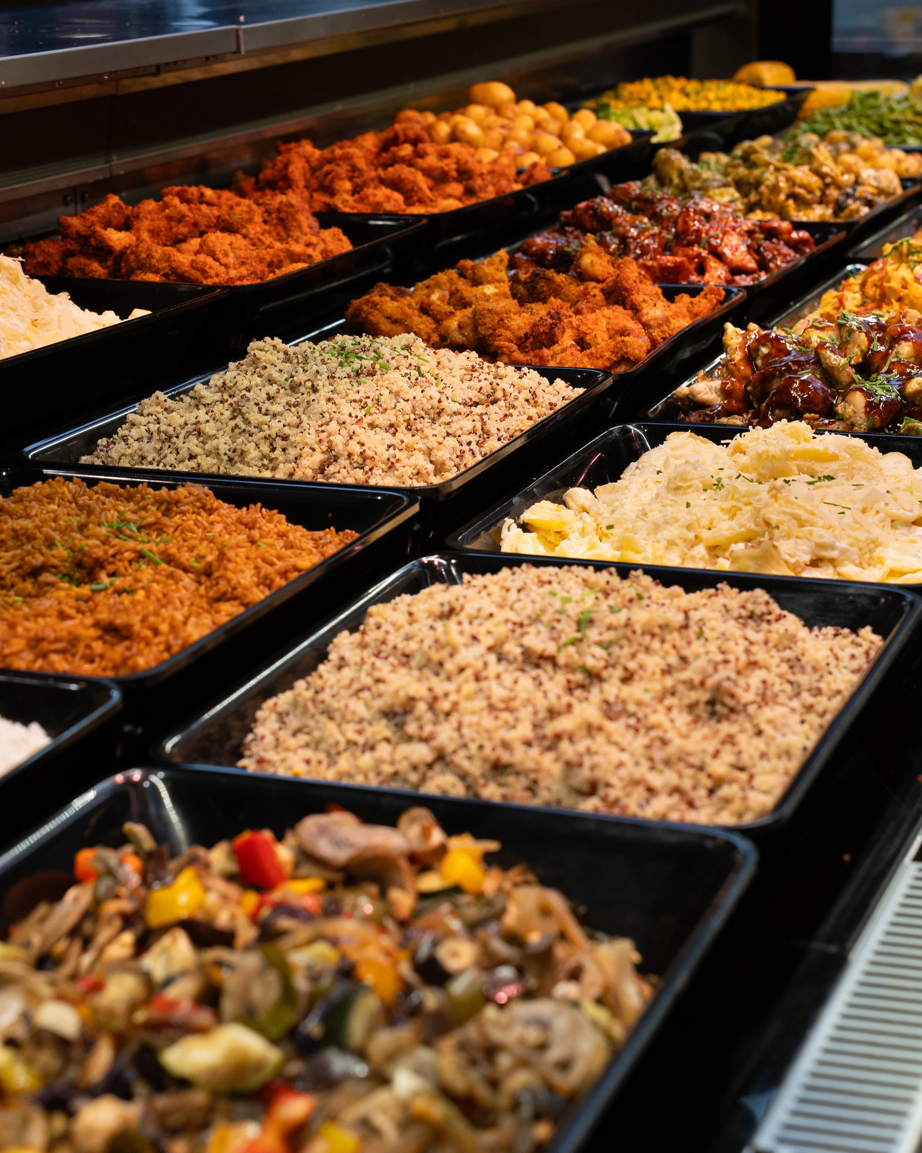 Green an black olives in a bowl